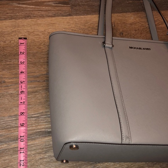 COPY - Michaels kors large sandy tote - Picture 7 of 7